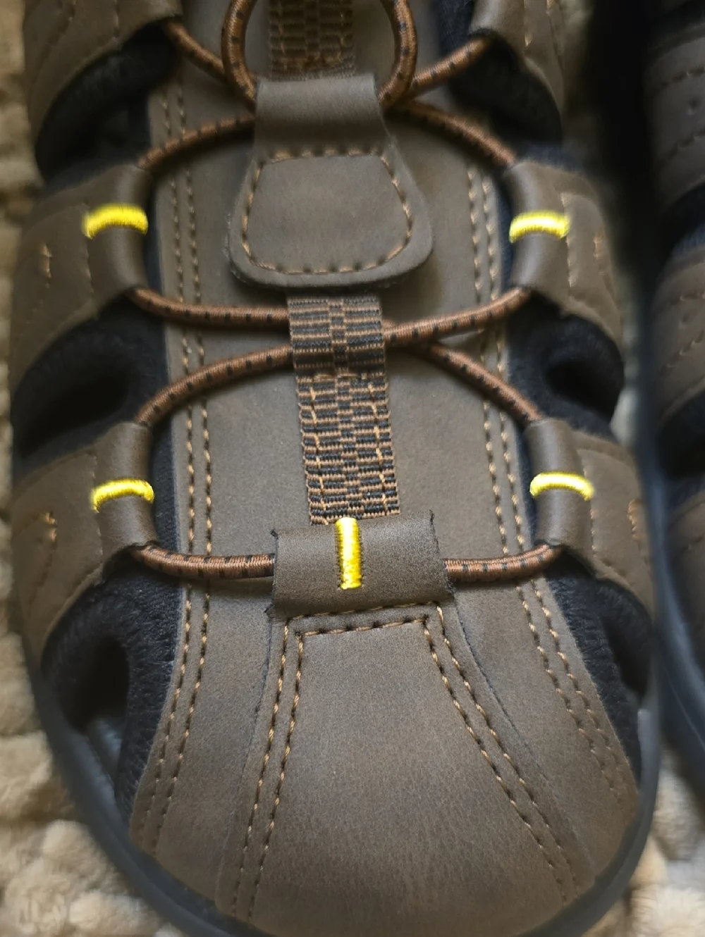 New Lands End Mens Size 8D Brown Closed-Toe Beach Sandals Water Shoes Adjustable